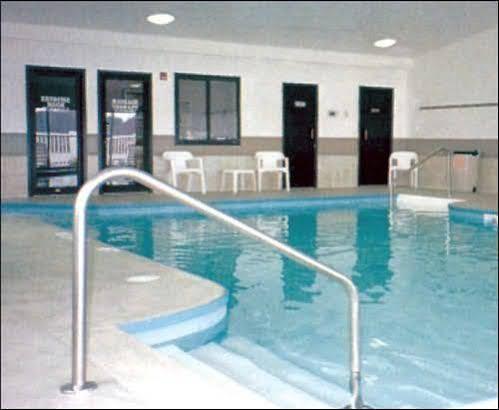 Comfort Inn River'S Edge Гурон Экстерьер фото