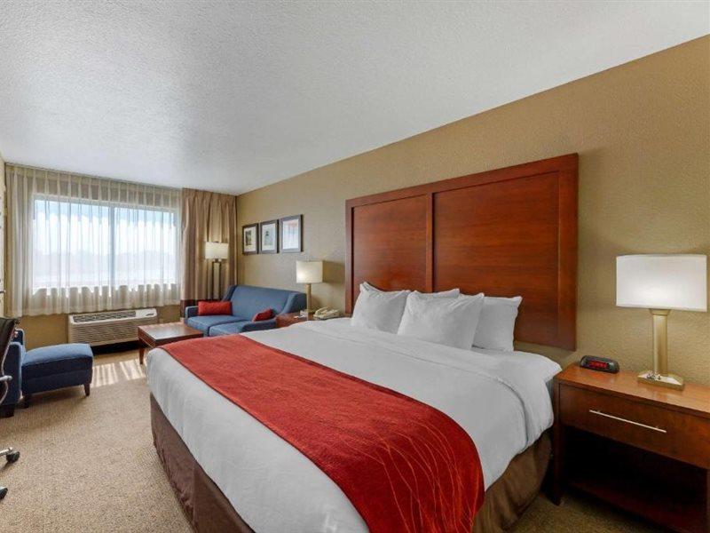 Comfort Inn River'S Edge Гурон Экстерьер фото