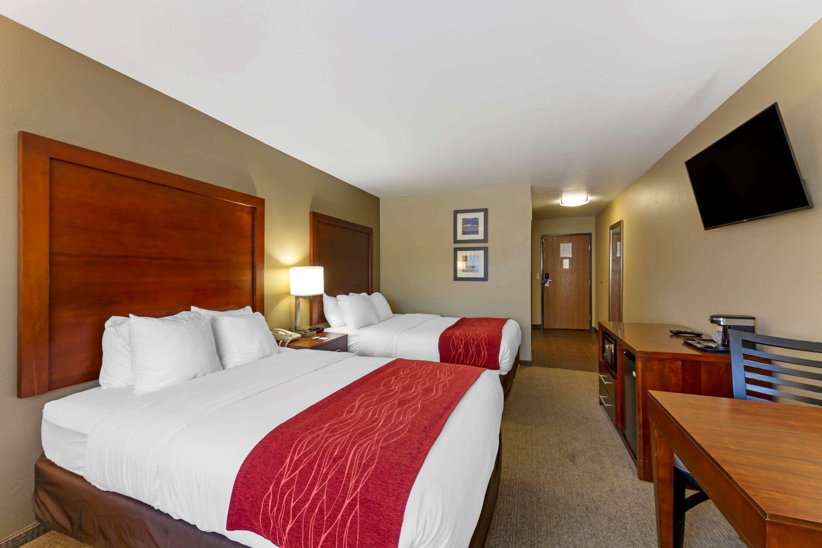 Comfort Inn River'S Edge Гурон Экстерьер фото