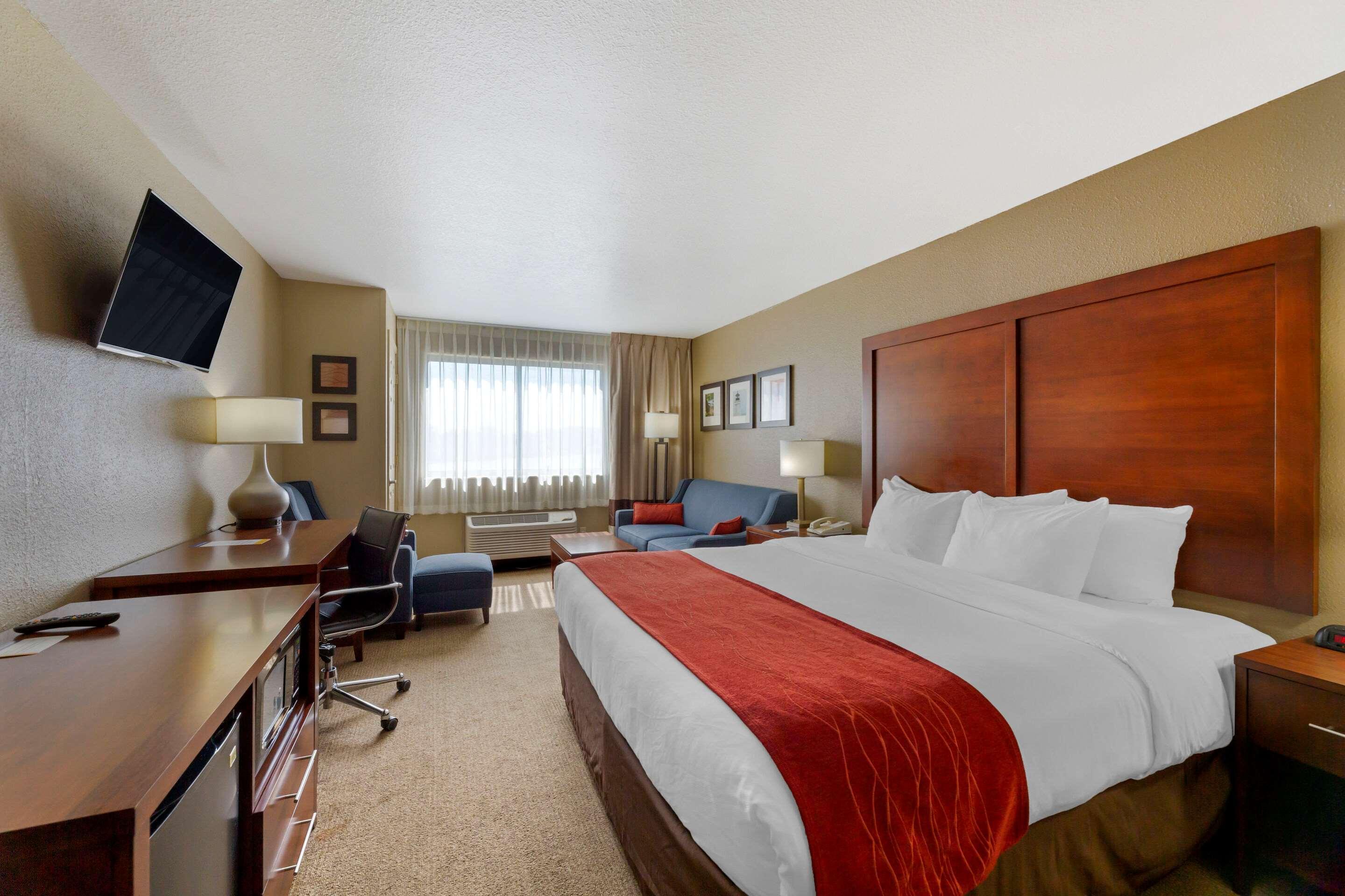 Comfort Inn River'S Edge Гурон Экстерьер фото