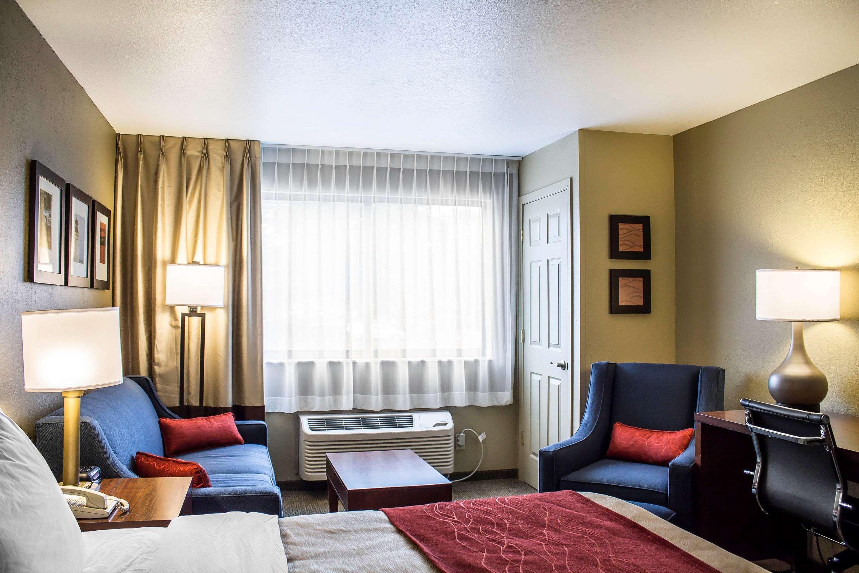 Comfort Inn River'S Edge Гурон Экстерьер фото