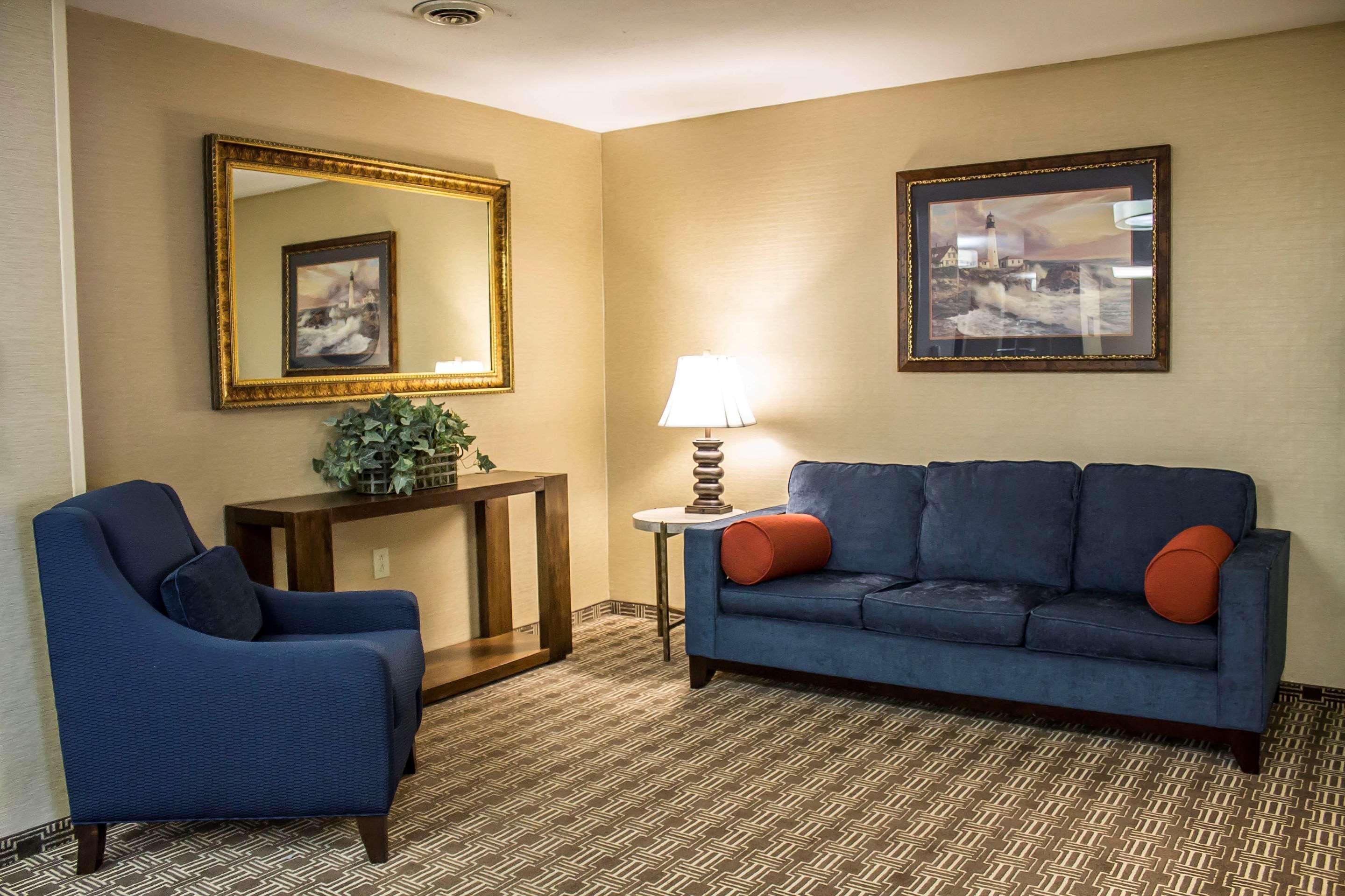 Comfort Inn River'S Edge Гурон Экстерьер фото
