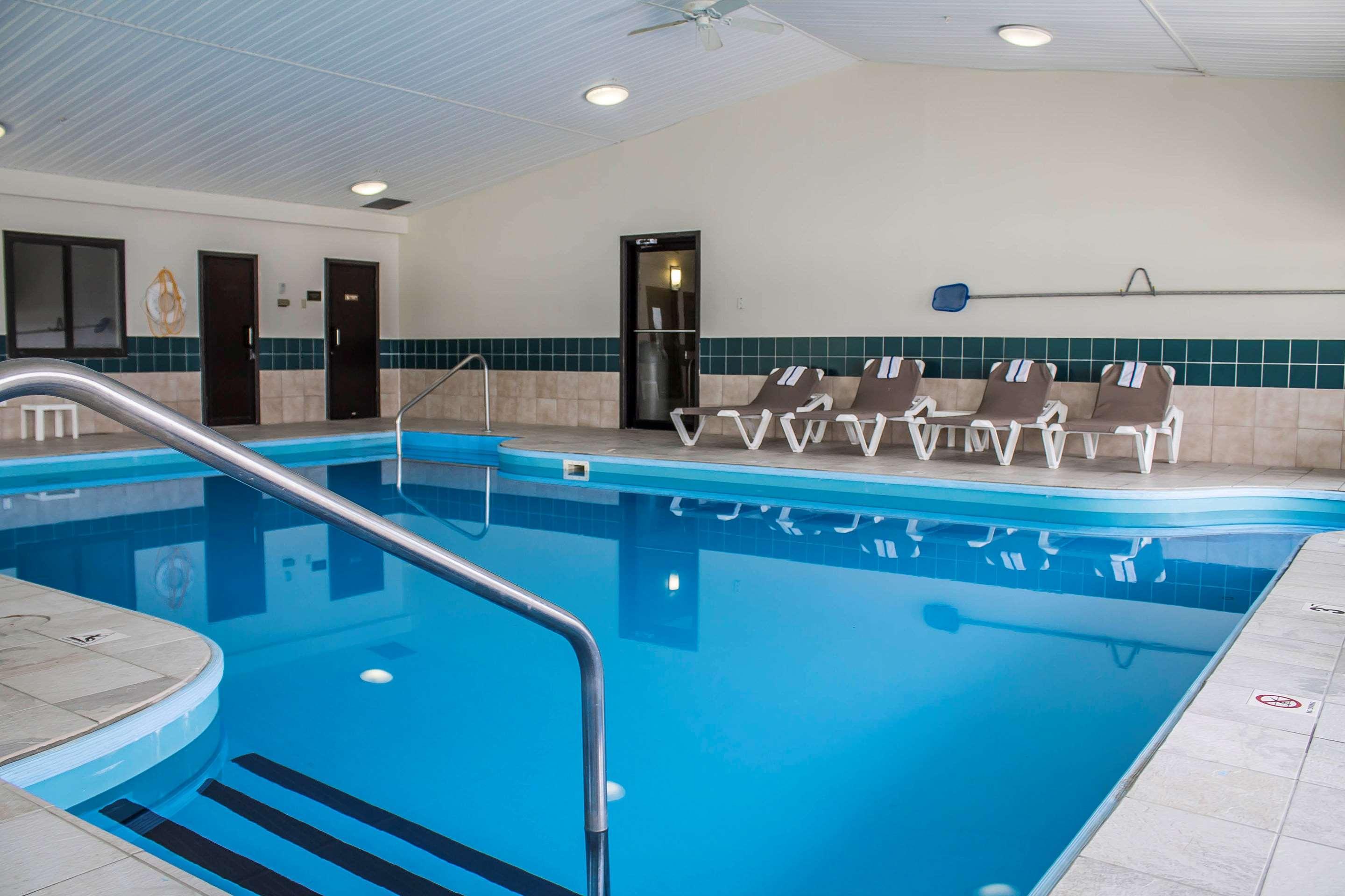 Comfort Inn River'S Edge Гурон Экстерьер фото